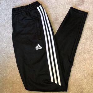 woman’s adidas joggers